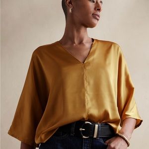 BANANA REPUBLIC V-NECK DOLMAN TOP